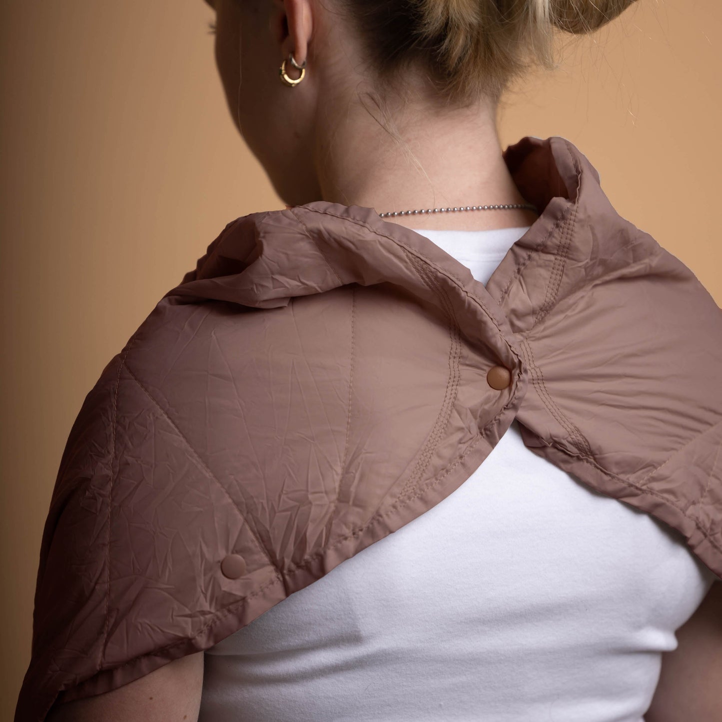 Cozy Packable Quartz Travel Blanket – Insulated, Waterproof & Compact