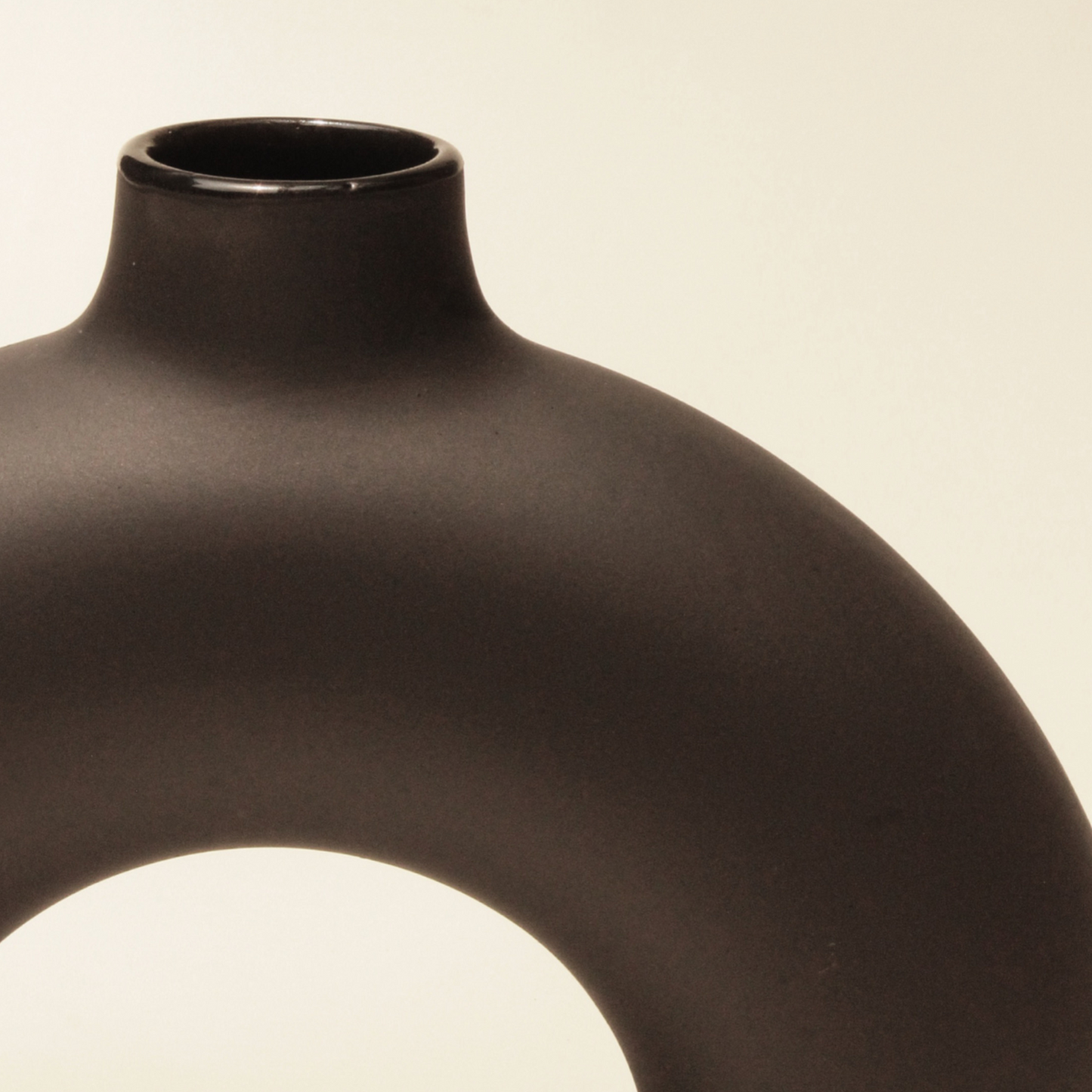 Half Polo Sculptural Vase – Modern Minimalist Ceramic Home Decor
