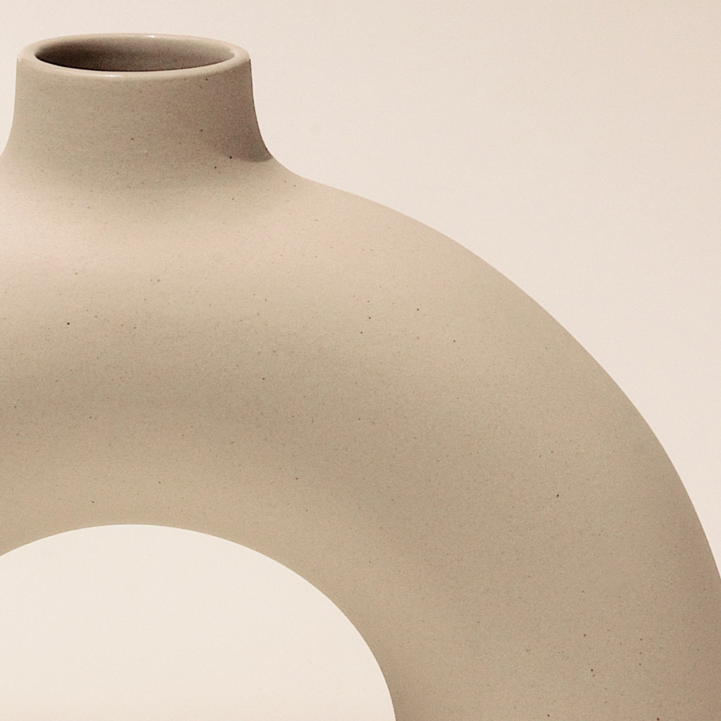 Half Polo Sculptural Vase – Modern Minimalist Ceramic Home Decor