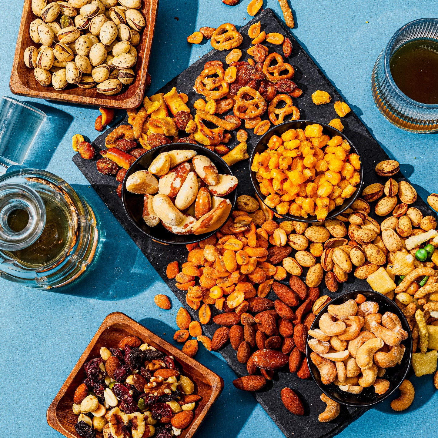 Deluxe Nut & Snack Crate – Gourmet Sweet & Savory Variety