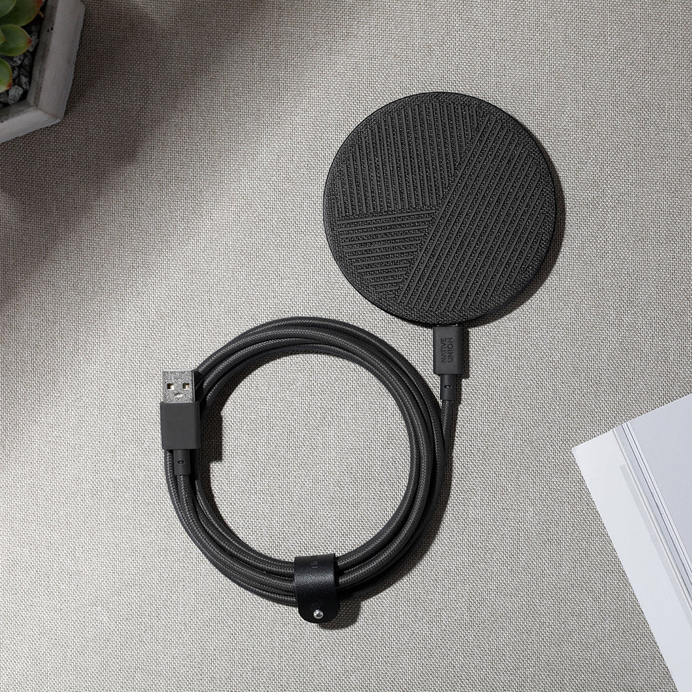 Drop Wireless Qi Charger – Sleek Fast Charging Pad for Devices