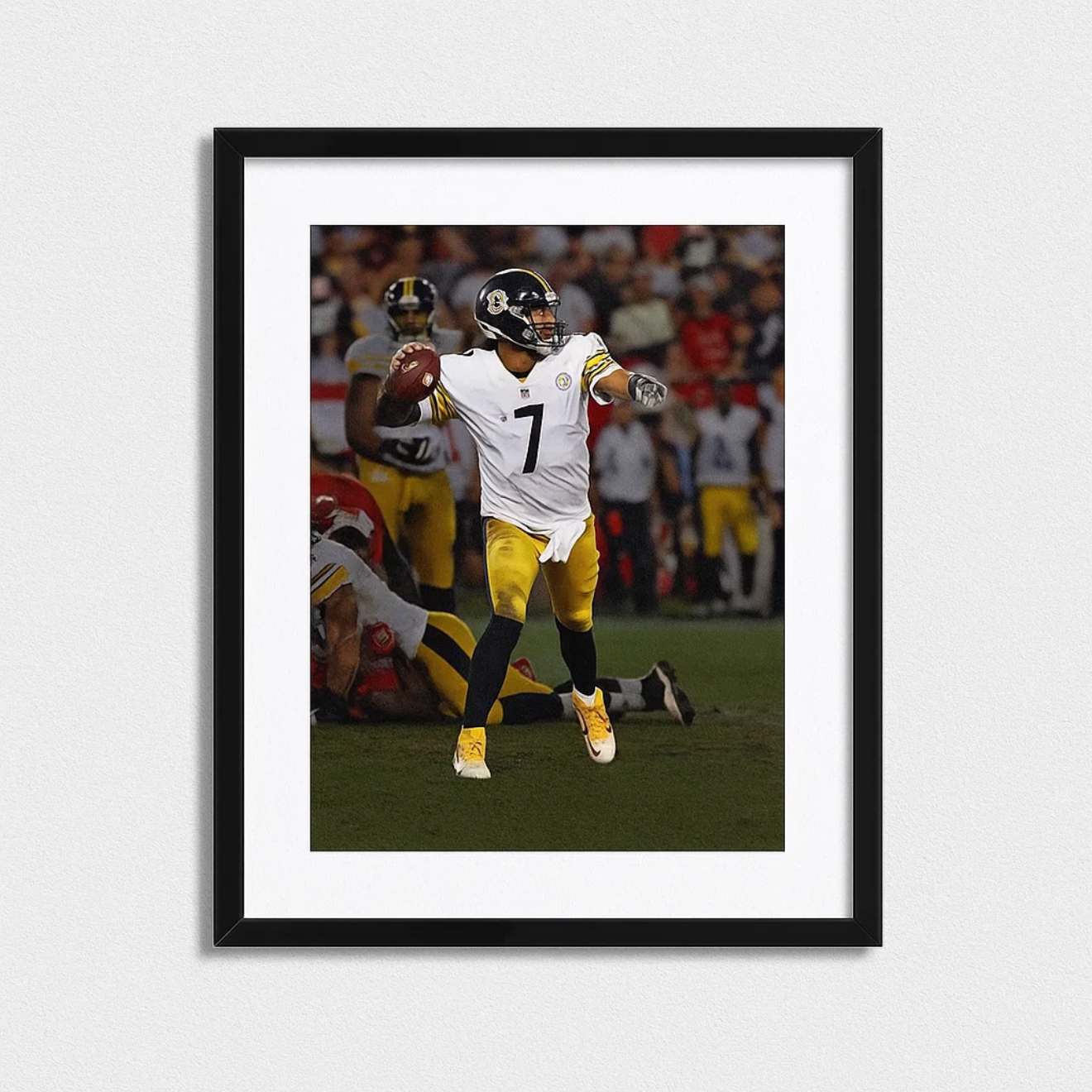 Ben Roethlisberger Steelers Blackout 8x10 Action Photo