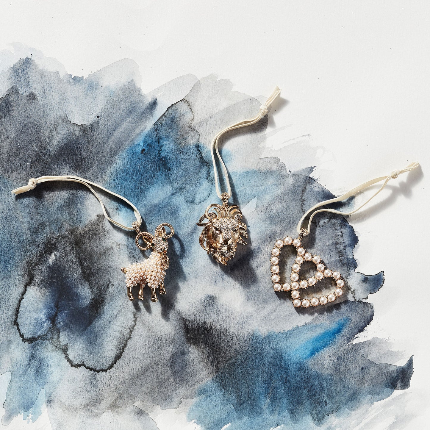 Leo hanging ornament