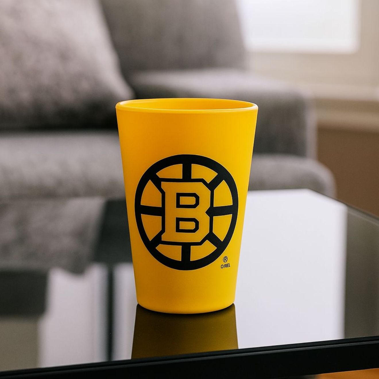 Boston Bruins 16oz Gold Silicone Unbreakable Pint Glass
