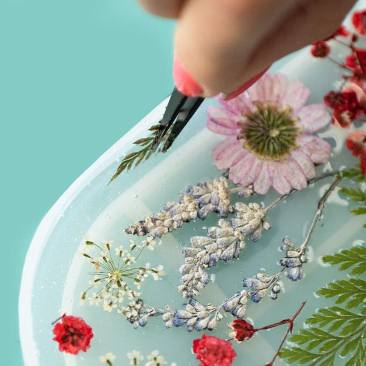 Customizable Resin Tray Craft Kit for Creative At-Home Gifting Fun