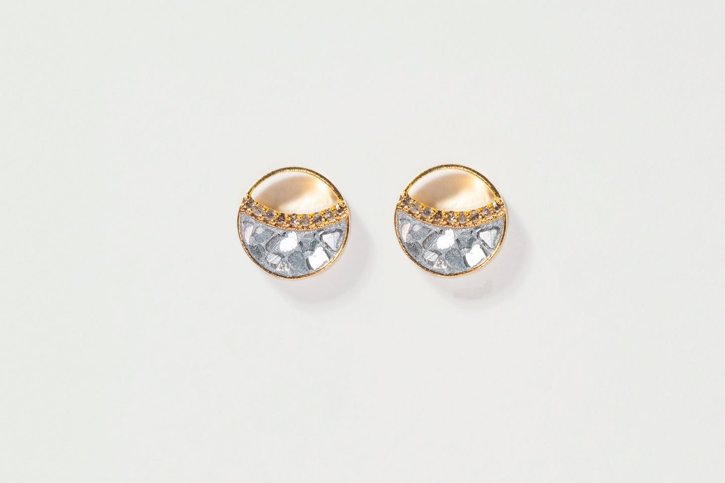 Tiid Gold Vermeil Stud Earrings with Raw Diamonds and Resin Detail