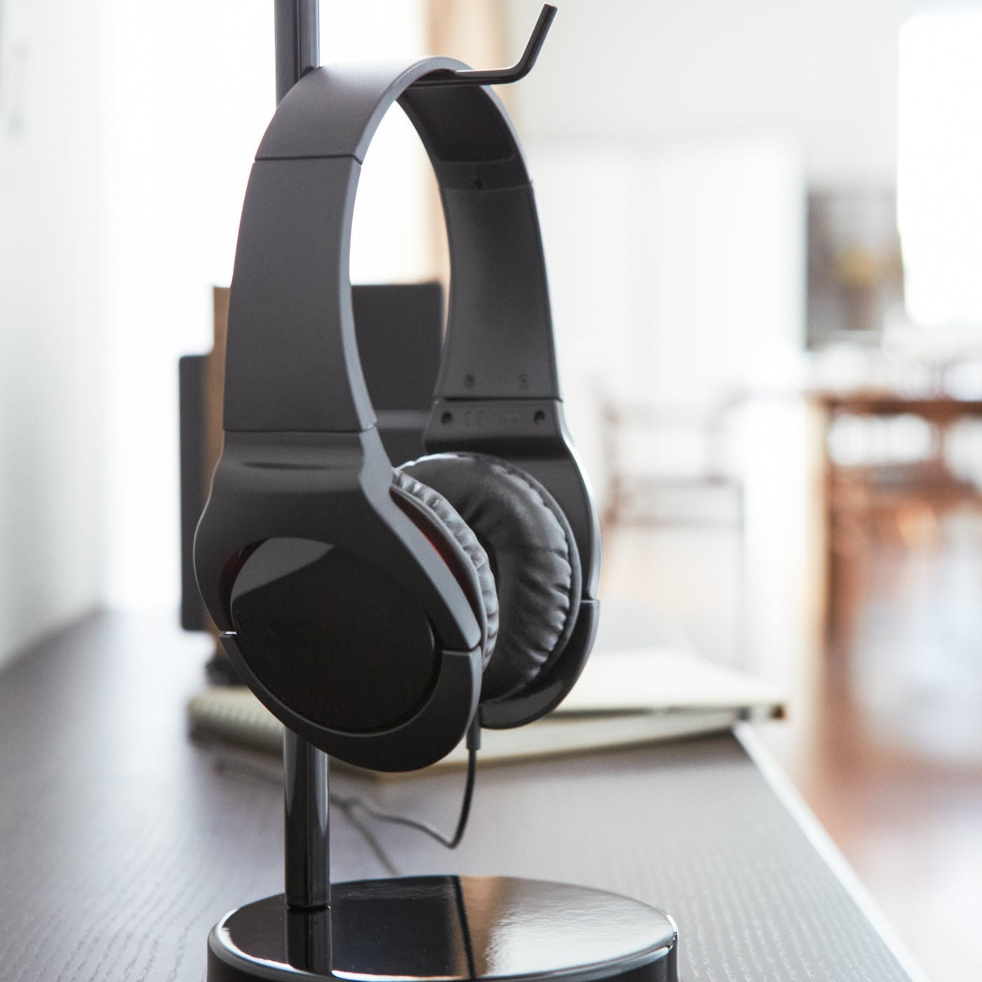 Sleek Steel Headphone Stand – Modern Desk Organizer